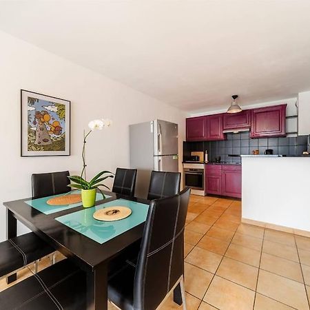 Jade - Appt 2 Chb - 4 Personnes - A 200 M Du Lagon De Saint-Pierre - Residence Avec Belle Piscine Et Parking Prive - Sur Le Front De Mer Et A 2 Pas Du Centre-Ville De St-Pierre Ngoại thất bức ảnh